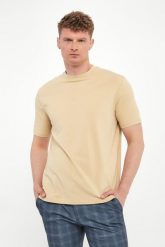 T-shirt męski z tłoczonym logo KARL LAGERFELD. T-shirty męskie KARL LAGERFELD, m, bez wzorów, bez kołnierzyka, bez ramiączek. Za 339.00 zł.