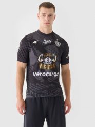 4F Trzecia koszulka klubowa z sezonu 2024/25 męska 4F x Piast Gliwice - multikolor XXL. T-shirty męskie 4F, m, bez wzorów, z dzianiny, bez kołnierzyka, bez ramiączek. Za 259.99 zł.