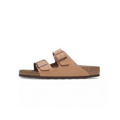 Klapki damskie Birkenstock Arizona BS. Brązowe klapki damskie Birkenstock, bez wzorów, z gumy, sportowe, bez obcasa, bez zapięcia. W wyprzedaży za 382.60 zł.