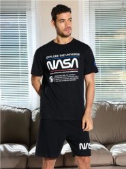 Piżama dwuczęściowa NASA - czarny. Czarne piżamy męskie Sinsay, l, bez wzorów, bez kołnierzyka, bez ramiączek, krótkie. W wyprzedaży za 24.99 zł.