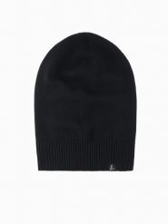 Męska zimowa czapka beanie z bawełnianej dzianiny – czarna V1. Czarne czapki męskie Ombre Clothing, na zimę, bez wzorów, z bawełny. Za 129.99 zł.