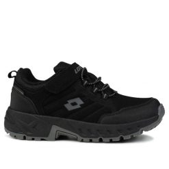 Buty damskie sportowe do chodzenia Lotto KETCHAM LOW TEX T. Czarne obuwie sportowe damskie Lotto, bez wzorów, bez zapięcia, trekkingowe. W wyprzedaży za 149.00 zł.