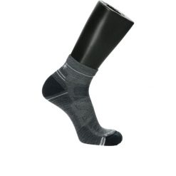 Skarpety Trekkingowe unisex Smartwool Hike Light Cushion Ankle Socks. Czarne skarpety męskie Smartwool, bez wzorów, z wełny. Za 109.99 zł.