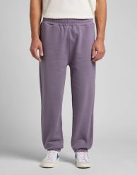 LEE SWEAT PANT WASHED PURPLE L74JPTTZ 112144535. Fioletowe spodnie sportowe męskie Lee, l, bez wzorów, z dresówki. Za 149.99 zł.