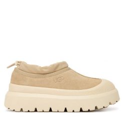 Śniegowce Ugg. Brązowe śniegowce damskie UGG, bez zapięcia. Za 749.99 zł.