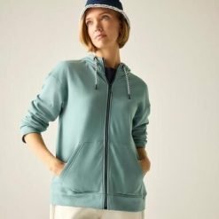 Bluza damska z kapturem Regatta Bayletta. Niebieskie bluzy damskie Regatta, m, bez wzorów, z bawełny, bez ramiączek, z kapturem. Za 199.99 zł.