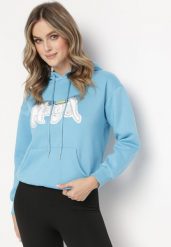 Jasnoniebieska Bluza Ocieplona z Kapturem i Nadrukiem Wesa. Niebieskie bluzy damskie Born2be, l, bez wzorów, z jeansu, casualowe, bez ramiączek, z kapturem. Za 84.99 zł.
