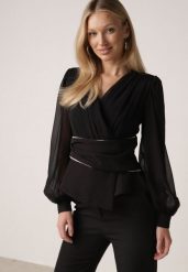 Czarna Bluzka Kopertowa VICES z Dekoltem V Bufiastymi Rękawkami i Zaakcentowanymi Ramionami Tine. Czarne bluzki damskie Born2be, l, bez wzorów, z jeansu, eleganckie, bez kołnierzyka, bez ramiączek. Za 159.99 zł.