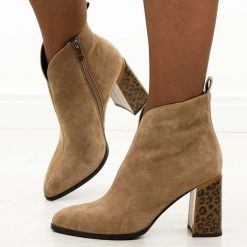 Khaki zamszowe skórzane botki damskie na słupku Giano Fabiani 9210. Brązowe botki damskie Gino Fabiani, na jesień, bez wzorów, ze skóry, eleganckie, bez obcasa, na słupku, bez zapięcia. W wyprzedaży za 319.20 zł.