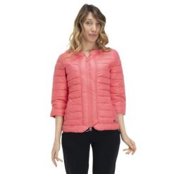 Kurtka z pełny zamek błyskawiczny na co dzień. Czerwone kurtki sportowe damskie LEONE 1947 APPAREL, bez wzorów, bez ramiączek, bez kaptura. W wyprzedaży za 246.29 zł.