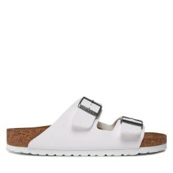 Klapki Birkenstock. Białe klapki męskie Birkenstock, bez wzorów, bez zapięcia. Za 399.99 zł.