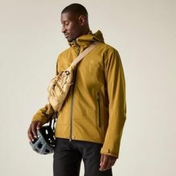 Męska wodoodporna kurtka turystyczna z kapturem Apex 3-warstwowa. Brązowe kurtki męskie Dare 2B, m, bez wzorów, z poliesteru, z kapturem. W wyprzedaży za 699.99 zł.