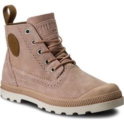 Trapery PALLADIUM - London Lp Mid W 95560-694-J88 Mahogany Rose/Cuero. Czerwone trapery damskie Palladium, z materiału, bez zapięcia. W wyprzedaży za 269.00 zł.