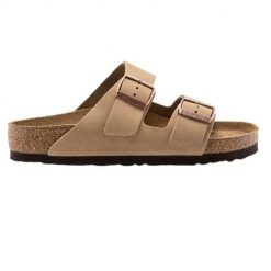 Klapki dla dorosłych Birkenstock Arizona 352201 Tabacco. Brązowe klapki damskie Birkenstock, bez wzorów, bez obcasa, bez zapięcia. Za 457.10 zł.