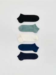 5 pack skarpet - jasnozielony. Zielone skarpety męskie Reserved, bez wzorów. Za 49.99 zł.