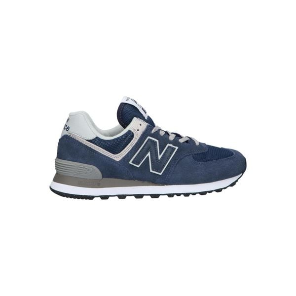 Buty Damskie New Balance Sportowe Sneakersy Granatowe Zamszowe. Niebieskie obuwie sportowe damskie New Balance, bez wzorów, z zamszu, bez zapięcia, trekkingowe. Za 499.00 zł.