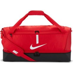 Torba sportowa Nike Academy Team Hardcase usztywnione dno z komorą na buty 59L. Czerwone torby sportowe męskie Nike, bez wzorów. Za 199.99 zł.