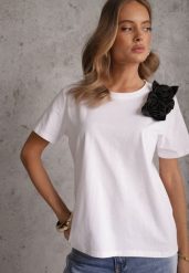 Biało-Czarny Bawełniany T-shirt o Klasycznym Kroju z Kwiatowymi Aplikacjami 3D Morgane. Białe t-shirty damskie Renee, l, z aplikacjami, z bawełny, biznesowe, bez kołnierzyka, bez ramiączek. Za 59.99 zł.