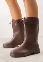 Brązowe Kalosze ze Ściągaczami przy Cholewce Bastotus. Brązowe kalosze damskie Renee, bez wzorów, bez zapięcia. Za 79.99 zł.