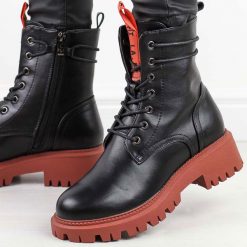 Czarne zimowe botki damskie na traperze La.Fi 045or-pu. Czarne botki damskie La.Fi, na zimę, bez wzorów, ze skóry, bez obcasa, bez zapięcia. Za 259.00 zł.