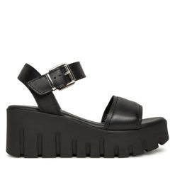 Sandały Tamaris. Czarne sandały damskie Tamaris, bez wzorów, bez obcasa, na koturnie, bez zapięcia. Za 299.99 zł.