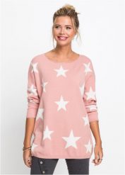 Sweter dzianinowy z nadrukiem w gwiazdy. Czerwone swetry nierozpinane damskie bonprix, bez wzorów, z dzianiny, eleganckie, bez kołnierzyka, bez ramiączek. Za 99.99 zł.