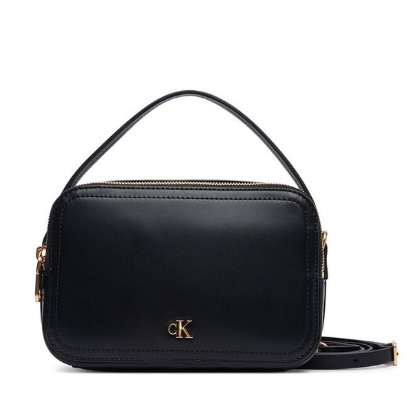 Torebka Calvin Klein. Czarne listonoszki damskie Calvin Klein, bez wzorów, bez dodatków. Za 364.99 zł.