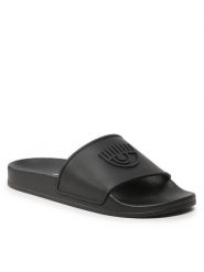 Chiara Ferragni Klapki CF3158-001 Czarny. Czarne klapki damskie Chiara Ferragni, bez wzorów, z tworzywa sztucznego, bez obcasa, bez zapięcia. Za 299.99 zł.