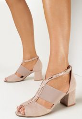 Beżowe Sandały Peep Toe z Imitacji Zamszu Zdobione Cyrkoniami Weslie. Brązowe sandały damskie Born2be, z aplikacjami, z otwartym noskiem, bez obcasa, na obcasie, bez zapięcia. Za 84.99 zł.