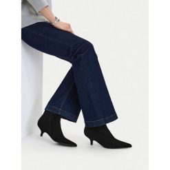Botki GINO ROSSI. Czarne botki damskie Gino Rossi, bez wzorów, bez obcasa, na szpilce, bez zapięcia. Za 399.99 zł.