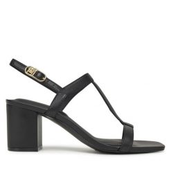 Sandały Tommy Hilfiger. Czarne sandały damskie Tommy Hilfiger, bez wzorów, bez obcasa, na słupku, bez zapięcia. Za 529.99 zł.