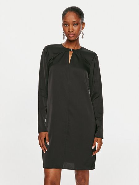 Calvin Klein Sukienka codzienna Lw Shiny K20K207995 Czarny Regular Fit. Czarne sukienki damskie Calvin Klein, na co dzień, bez wzorów, z syntetyku, bez kołnierzyka, bez ramiączek, proste. Za 429.99 zł.