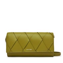 Torebka Calvin Klein. Zielone listonoszki damskie Calvin Klein, bez wzorów, bez dodatków. Za 239.99 zł.