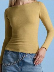 Sweter z marszczeniami po bokach - żółty. Żółte swetry nierozpinane damskie Sinsay, l, bez wzorów, bez kołnierzyka, bez ramiączek. Za 39.99 zł.