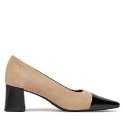 Czółenka Vagabond Shoemakers. Czarne czółenka damskie Vagabond Shoemakers, bez wzorów, bez obcasa, bez zapięcia. Za 459.99 zł.