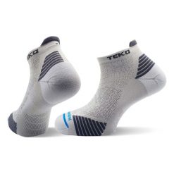 Skarpety do biegania Teko ecoRUN Low Cut Light Half Cushion 2.0. Białe skarpety męskie TEKO, bez wzorów. Za 35.00 zł.