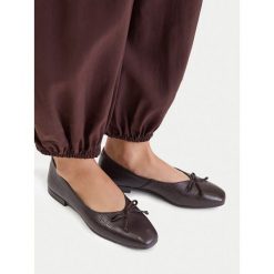 Baleriny Lasocki. Brązowe balerinki damskie Lasocki, bez wzorów, bez obcasa, bez zapięcia. Za 179.99 zł.