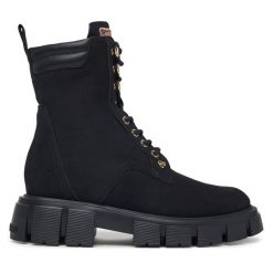 Trzewiki LOVE MOSCHINO. Czarne botki damskie Love Moschino, bez wzorów, bez obcasa, na płaskiej podeszwie, bez zapięcia. Za 1,299.00 zł.