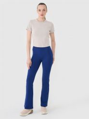 4F Legginsy z rozszerzanymi nogawkami damskie - granatowe XL. Niebieskie legginsy damskie 4F, bez wzorów, z bawełny. W wyprzedaży za 59.99 zł.