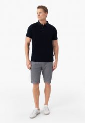 Krótkie spodnie chino P-BRAXTON. Szare szorty męskie Volcano, bez wzorów, z elastanu, klasyczne. Za 169.99 zł.