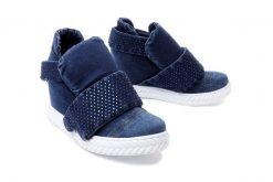 LANQIER 41C260 jeans, botki damskie. Niebieskie botki damskie Lanqier, bez wzorów, z jeansu, bez obcasa, na koturnie, bez zapięcia. Za 149.95 zł.