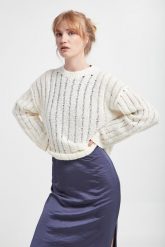 Sweter damski Julia SAMSØE SAMSØE. Swetry nierozpinane damskie Samsøe & Samsøe, m, bez wzorów, bez kołnierzyka, bez ramiączek. W wyprzedaży za 399.50 zł.