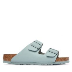 Klapki Birkenstock. Zielone klapki damskie Birkenstock, bez wzorów, bez obcasa, bez zapięcia. Za 399.99 zł.