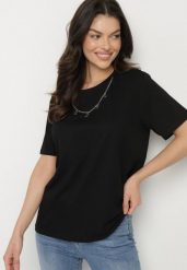 Czarny Bawełniany T-shirt z Odpinanym Łańcuszkiem Imitującym Naszyjnik Mohna. Czarne t-shirty damskie Born2be, m, z aplikacjami, z bawełny, eleganckie, bez kołnierzyka, bez ramiączek. Za 34.99 zł.