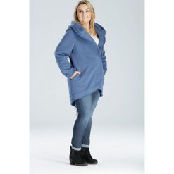 Niebieska bluza z kapturem oversize duże rozmiary PLUS SIZE JESIEŃ. Niebieskie bluzy damskie Moda Size Plus Iwanek, na jesień, plus size, bez wzorów, z bawełny, eleganckie, bez ramiączek, z kapturem. Za 169.00 zł.