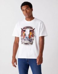MĘSKI T-SHIRT WRANGLER SS SEASONAL TEE REAL WHITE W7ADGFXW1 112131330. Białe t-shirty męskie Wrangler, m, bez wzorów, bez kołnierzyka, bez ramiączek. Za 69.99 zł.