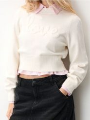 Sweter - kremowy. Białe swetry nierozpinane damskie Sinsay, l, bez wzorów, bez kołnierzyka, bez ramiączek. Za 42.99 zł.