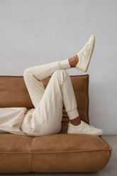 Spodnie dresowe z dzianiny waflowej w kolorze BRIGHT BEIGE - ARLES-XL. Brązowe spodnie dresowe damskie Marsala, na lato, bez wzorów, z bawełny, na fitness i siłownię. Za 239.90 zł.