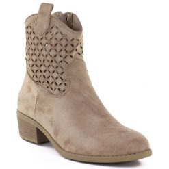 Botki damskie kowbojki ażurowe brązowe Jezzi RMR2353-16. Brązowe botki damskie Jezzi, z aplikacjami, ze skóry ekologicznej, bez obcasa, bez zapięcia. Za 189.99 zł.