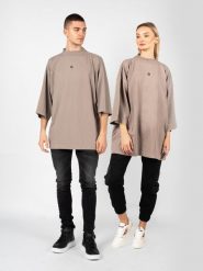 Yeezy Gap Engineered By Balenciaga T-Shirt "Logo" | 719614 TMVQ2 | Mężczyzna | Beżowy. Brązowe t-shirty męskie Yeezy Gap Engineered by Balenciaga, m, bez wzorów, z bawełny, bez kołnierzyka, bez ramiączek. W wyprzedaży za 499.00 zł.